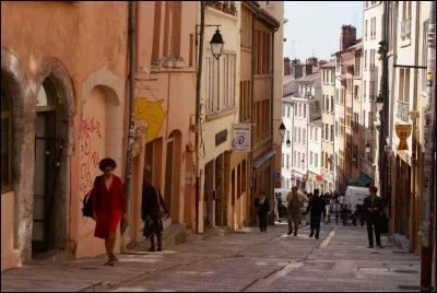 En quelle année le site historique de Lyon a-t-il été inscrit au patrimoine mondial de l'UNESCO ?