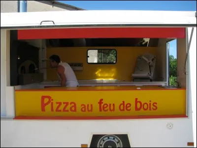Le premier marchand ambulant de pizzas est apparu pour la première fois dans le monde, en 1962, dans les rues de Rome !