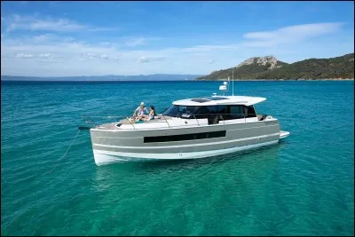 L'avant d'un bateau s'appelle la poupe.