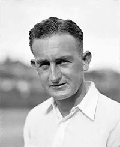 Quelle est la nationalité de Jack Crawford, premier étranger qui a remporté Roland-Garros en 1933 ?