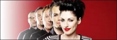 ''Apprends-moi'' chantait Superbus en 2009. Qui est un des parents de Jennifer Ayache, la chanteuse leader du groupe ?