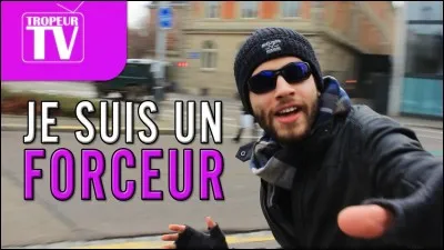 Quelqu'un vous demande d'acheter ses models en échange de son compte...