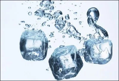 Comment s'appelle le changement d'état où l'eau solide devient liquide ?