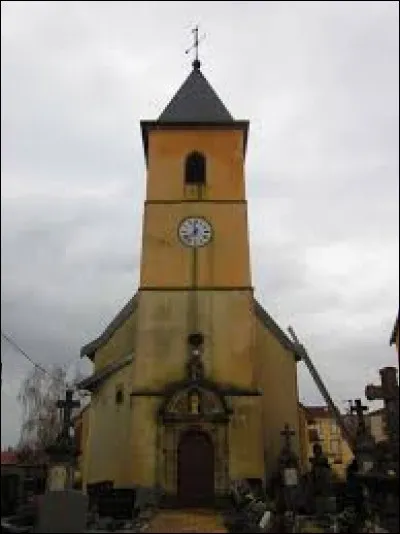Voici l'église Saint-Jean-Baptiste de Valleroy-le-Sec. Commune Vosgienne, elle se situe en région ...