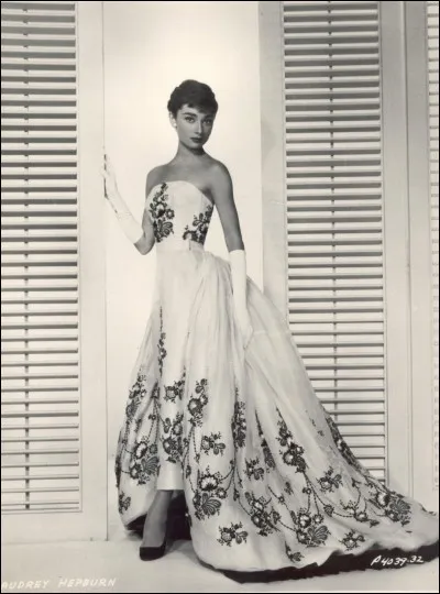 1954 - Avec qui partage-t-elle l'affiche du film "Sabrina" ?