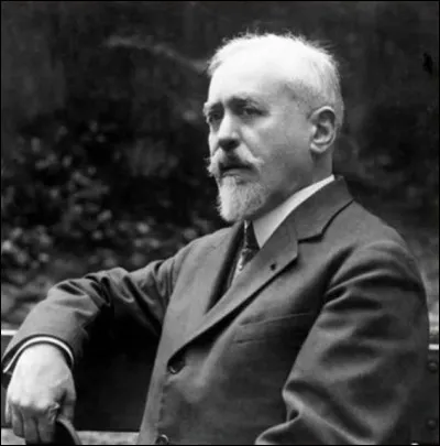 Paul Dukas est :