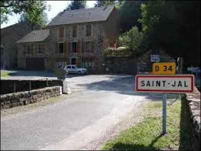 Nous sommes en Nouvelle-Aquitaine, à l'entrée de Saint-Jal. Nous nous trouvons dans le département ...