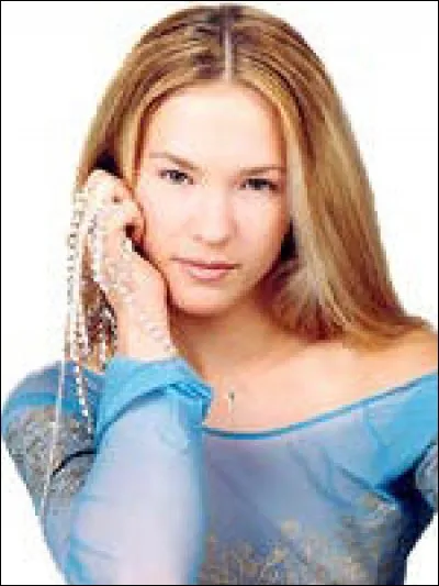 Lorie ou Lorie Pester, de son vrai nom ... Pester, est une chanteuse et comédienne française née le 2 mai 1982 au Plessis-Bouchard, dans le Val-d'Oise.