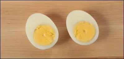 Pour obtenir un uf dur, il faut le cuire dans l'eau.