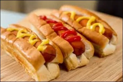 Le hot-dog est originaire des États-Unis.