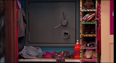 Quel est le code du coffre qui est dans le placard de Sam ?