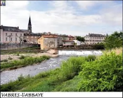 Pour finir, je vous emm&egrave;ne en Aveyron, &agrave; Vabres-l'Abbaye. Commune de la banlieue de Saint-Affrique, elle se situe dans l'ancienne r&eacute;gion ...