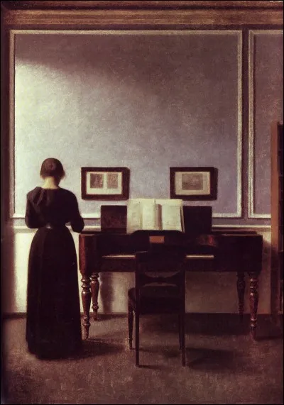 La femme en noir est de dos, et semble concentrée. Tout inspire le calme dans cette oeuvre, qui a été peinte par le danois... ?