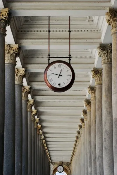 L'horloge parlante est une invention française, qui s'est répandue sur le monde. D'abord réalisée avec des voix de radio, ce sont des comédiens qui ont désormais enregistré les informations (jour, date et heure). A votre avis, jusqu'à quelle date finale ?