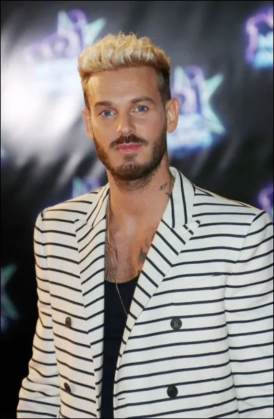 Quel est le nom de ce chanteur ?