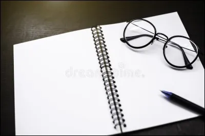 Quelqu'un copie sur toi en classe.