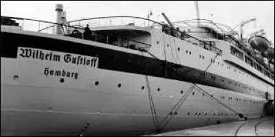 Quelle était la nationalité du sous-marin ayant lancé les torpilles ?