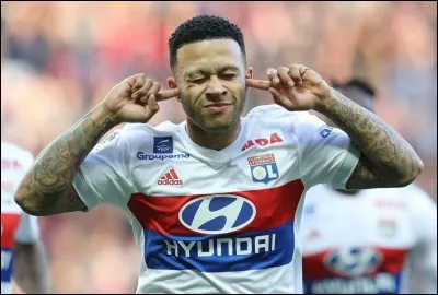 Dans quel club Memphis Depay jouait-il avant de rejoindre l'Olympique Lyonnais ?