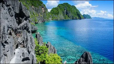 Où Raquel rejoint-elle le Professeur à la fin de la série ?