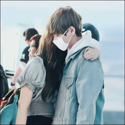 Dernière question : 
Pourquoi s'excuse-t-elle sur YouTube ?