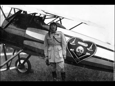 Cet autre as français a remporté 43 victoires; après la guerre, il participe à des voltiges aériennes puis tente de relier Paris à New York en 1927 : il disparaît au dessus de l'Atlantique. De qui s'agit-il ?
