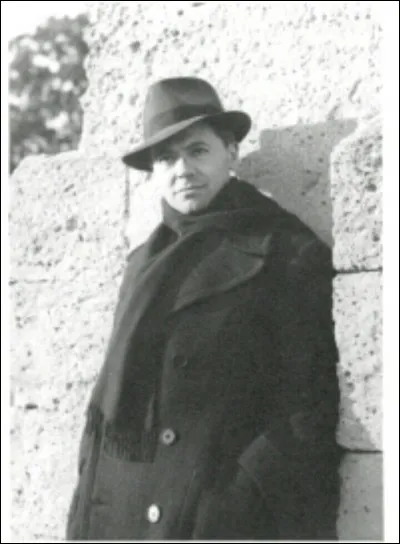 Quel organisme Jean Moulin, envoyé par Charles de Gaulle en France, créa-t-il pour unifier les différents réseaux de résistance à l'occupant allemand en 1943 ?