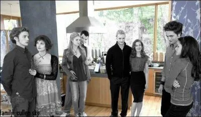 Que dit Rosalie quand Edward emmne Bella pour lui prsenter sa famille dans le film ?