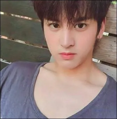 De quel groupe est-il le maknae ?