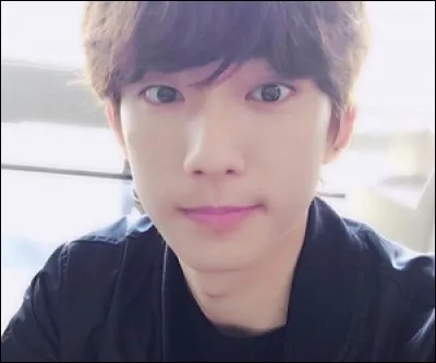 De quel groupe est-il le maknae ?