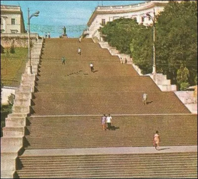 Combien de marches comporte l'escalier "Richelieu" d'Odessa ?
