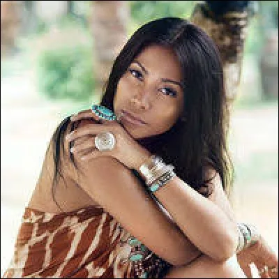 En quelle année la chanteuse Anggun a-t-elle représenté la France lors de l'Eurovision ?