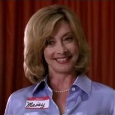 Lors de la fête de l'école, quelle pièce de théâtre est source de conflit entre Lynette et Maisy Gibbons ?