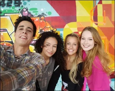 Comment se prénomme la meilleure amie de l'héroïne ?