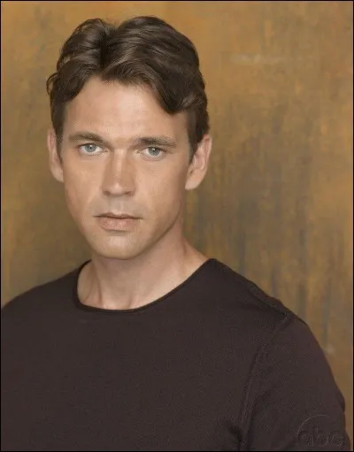 Comment s'appelle le nouveau petit ami de Susan dont la femme est elle aussi dans le coma ?