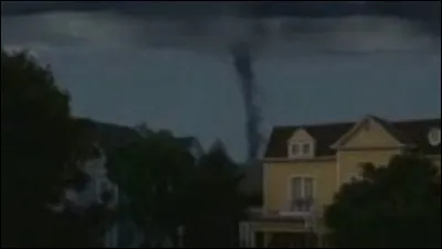 Qui ne sont pas présents dans Wisteria Lane durant la tornade ?