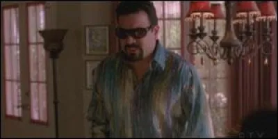 Quel objet, ayant beaucoup de valeur pour Carlos qui était encore aveugle, Gaby a-t-il vendu ?