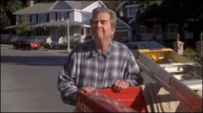 Lors de la mort d'Eli, l'homme à tout faire, les Desperate se remémorent ce qu'il a apporté dans leur vie : Quelle affirmation est inexacte ?