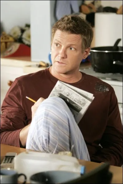 Quelle langue Tom Scavo s'est-il mis en tête d'apprendre ?