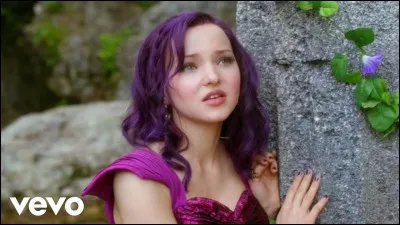 Dans quel film l'actrice qui incarne Liv et Maddie joue-t-elle en 2015 ?