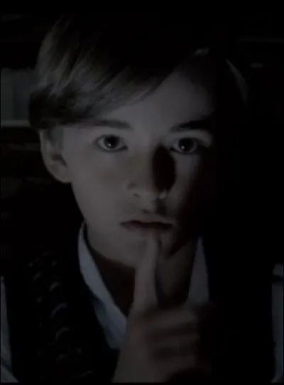 Je sais que je suis jeune, mais je pense que vous me reconnaîtrez ! Je m'appelle...