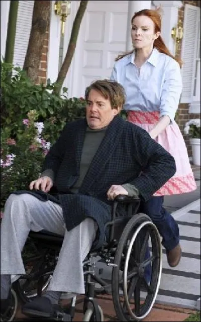 Depuis son accident qui l'a laissé en fauteuil roulant, que refuse de faire Orson, ce qui a pour effet de mettre Bree hors d'elle ?