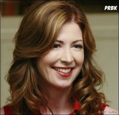 Qui est la première à aller voir Katherine à l'hôpital psychiatrique ?