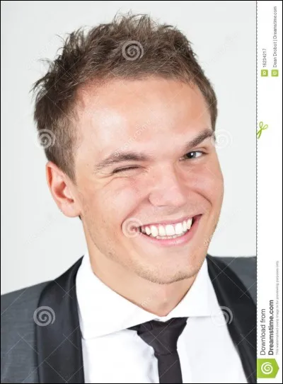 Tu bois ton café mais la tasse t'échappe des mains, comment voudrais-tu que l'élu de ton cur réagisse ?