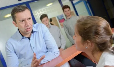 L'employée d'un commerce est victime de l'agression verbale d'un client mécontent.
Le stress post-traumatique est considéré comme :