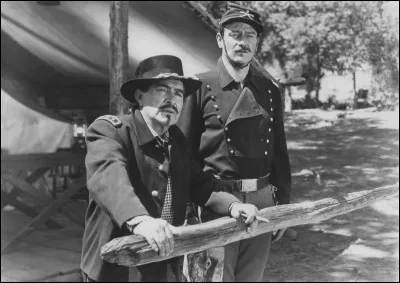 Qui est ce général aux côtés de John Wayne dans "Rio Grande" en 1950 ?