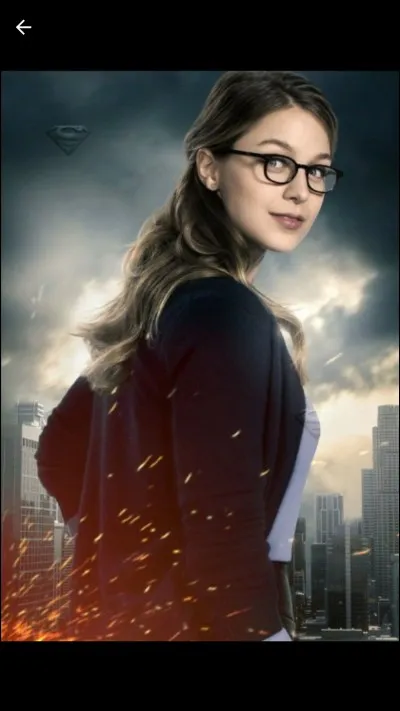 Où Kara travaille-t-elle ?