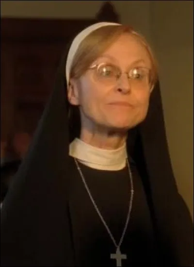 Avec quel personnage cette sur a-t-elle un lien ?