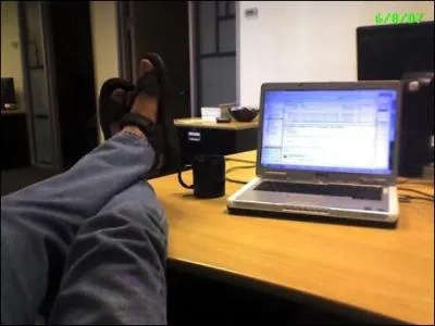 Une application destine aux salaris glandeurs bloque l'accs  certains sites. Il existe un moyen simple de la contourner: