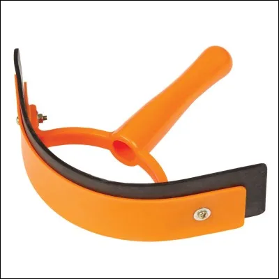 Cet outil de pansage se nomme :