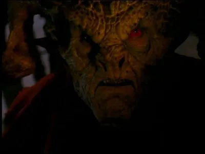 Comment Moloch s'est-il échappé de sa prison-grimoire ?